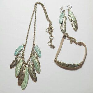 Vintage Lucky Brand set necklace bracelet earrings gold tone aqua good condition